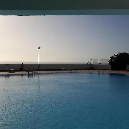 On The Wave 아데제